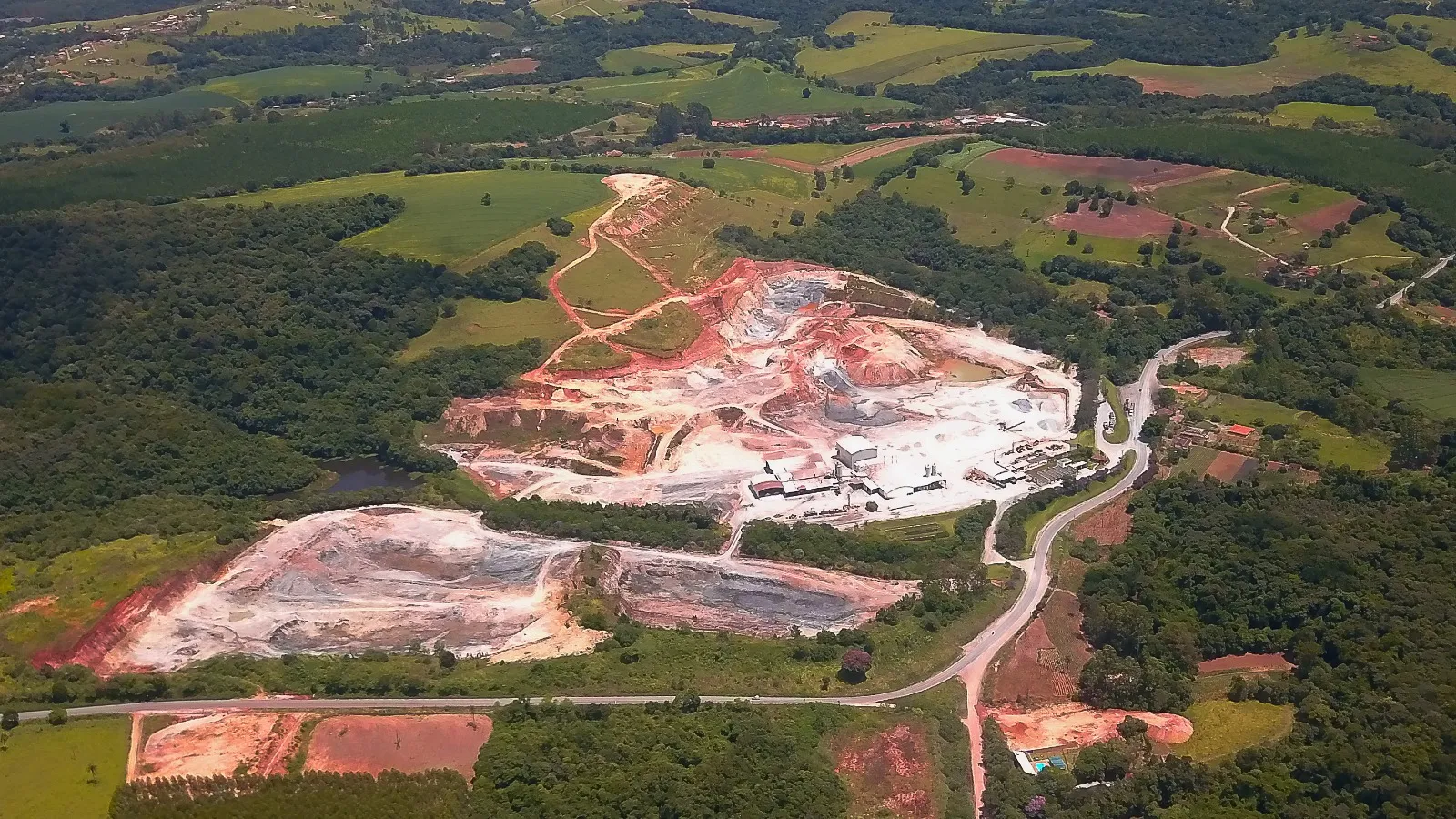 Jazida da Mineração Itapeva - Vista aérea
